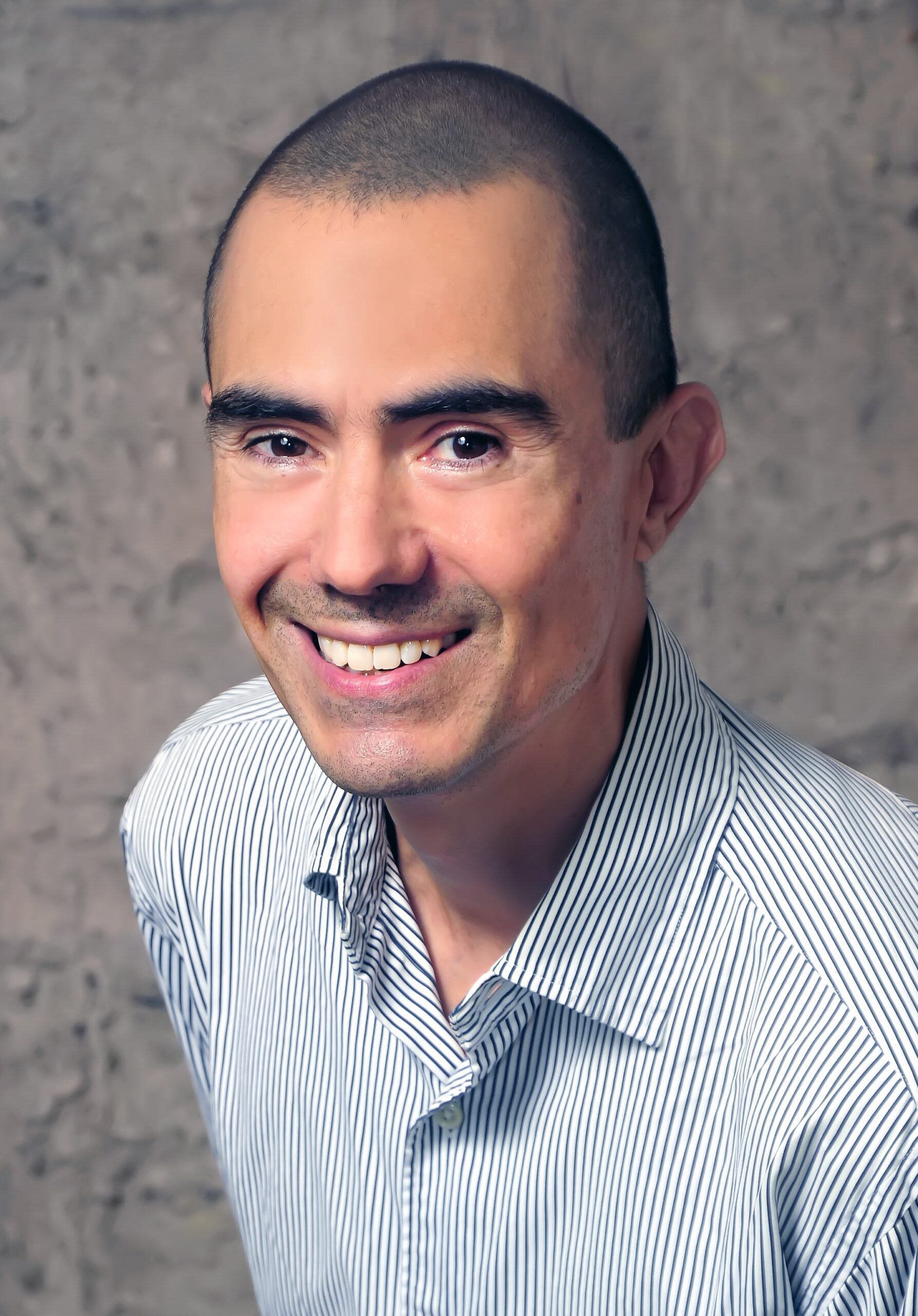 Juan Gonzalez – creative and client-focused real estate agent with architecture background and luxury marketing expertise, fluent in French, English, and Spanish, serving Puerto Vallarta and Riviera Nayarit